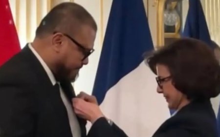 Joko Anwar Terima Gelar Chevalier dari Pemerintah Prancis